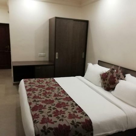 Hotel Ashish International Bhilai Екстер'єр фото