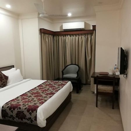 Hotel Ashish International Bhilai Екстер'єр фото