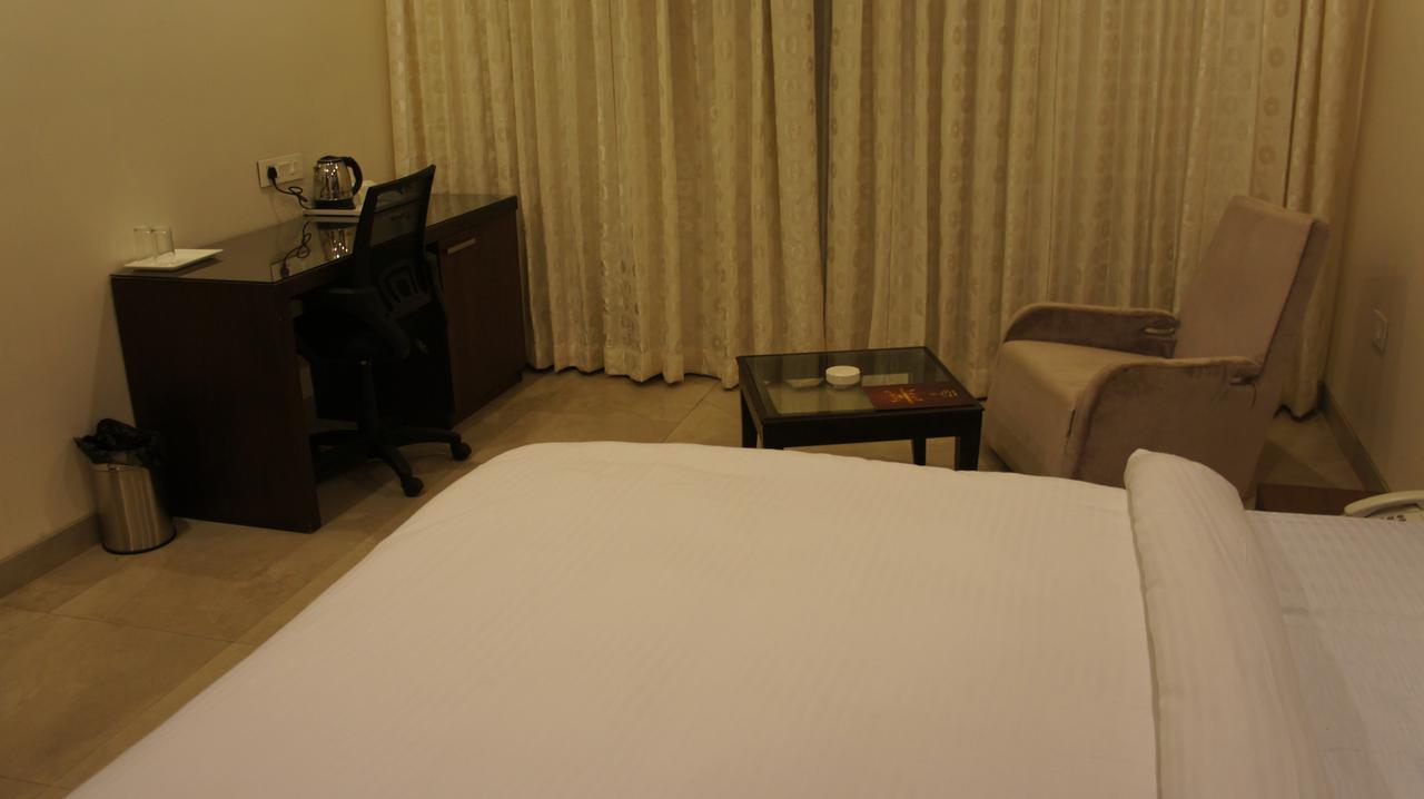 Hotel Ashish International Bhilai Екстер'єр фото