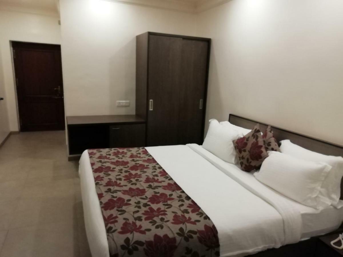 Hotel Ashish International Bhilai Екстер'єр фото